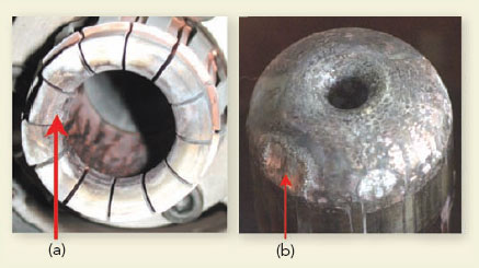 Fig. 3. El contacto de arco de la parte m&oacute;bil est&aacute; desalineada (a) y la parte fija est&aacute; gastada (b)